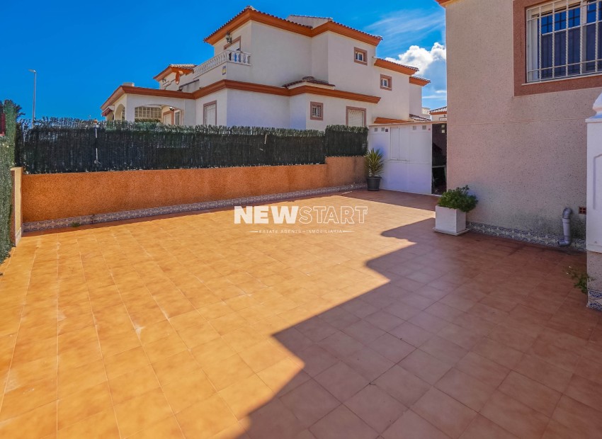 Resale - Quad - La Marina - Urb. La Marina