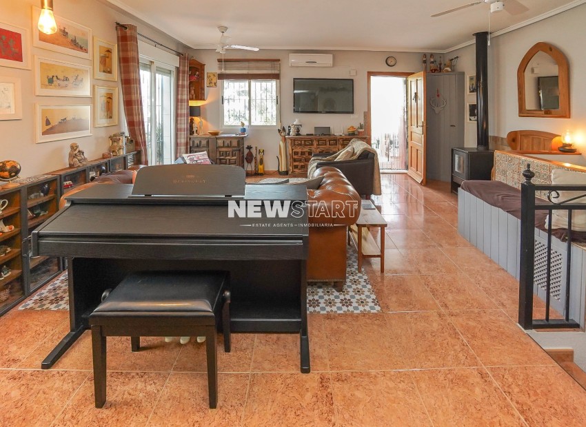 Resale - Quad - La Marina - Urb. La Marina