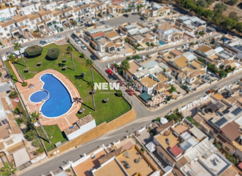 Resale - Quad - La Marina - Urb. La Marina