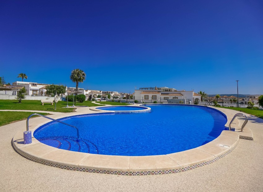 Resale - Quad - La Marina - Urb. La Marina