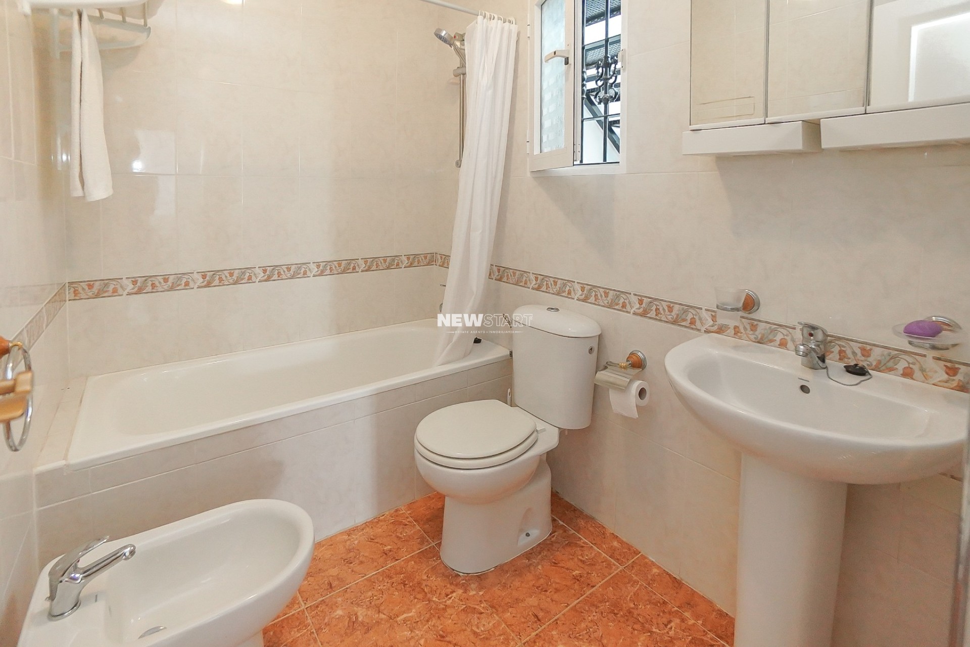 Resale - Quad - La Marina - Urb. La Marina