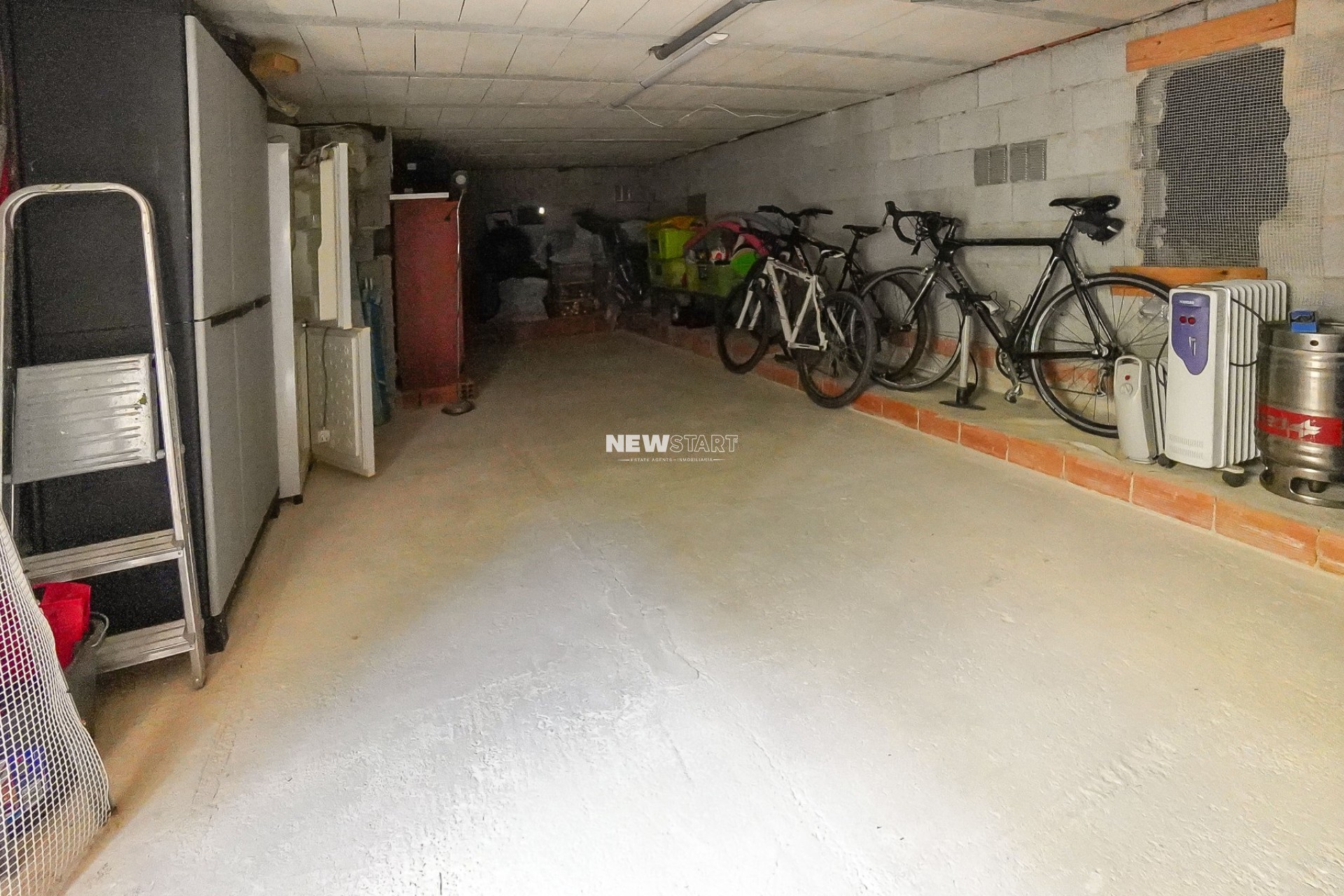 Resale - Quad - La Marina - Urb. La Marina