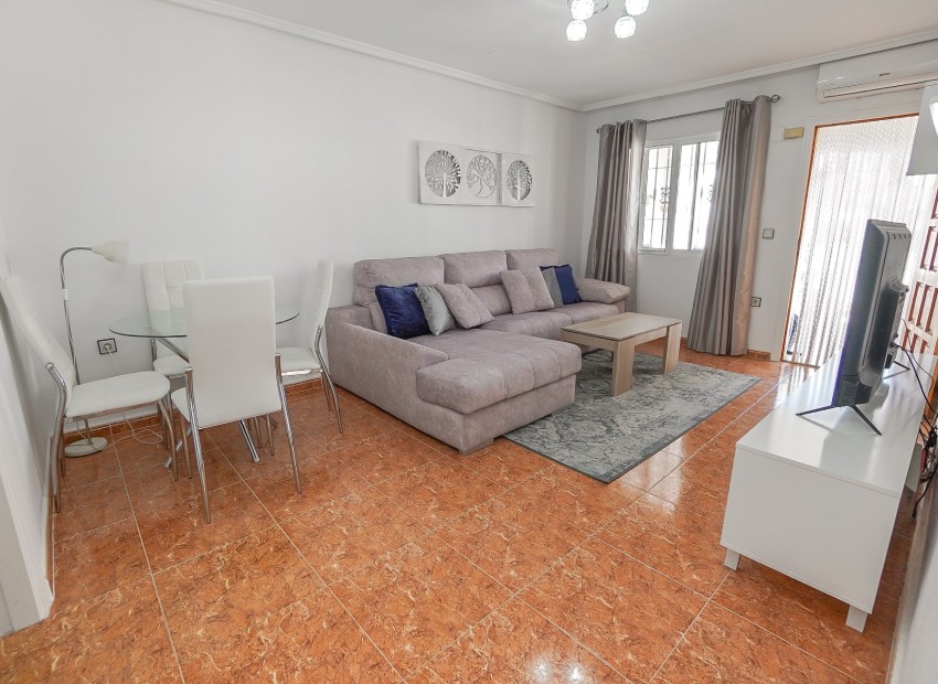 Resale - Quad / Semi-Detached - La Marina - Urb. La Marina
