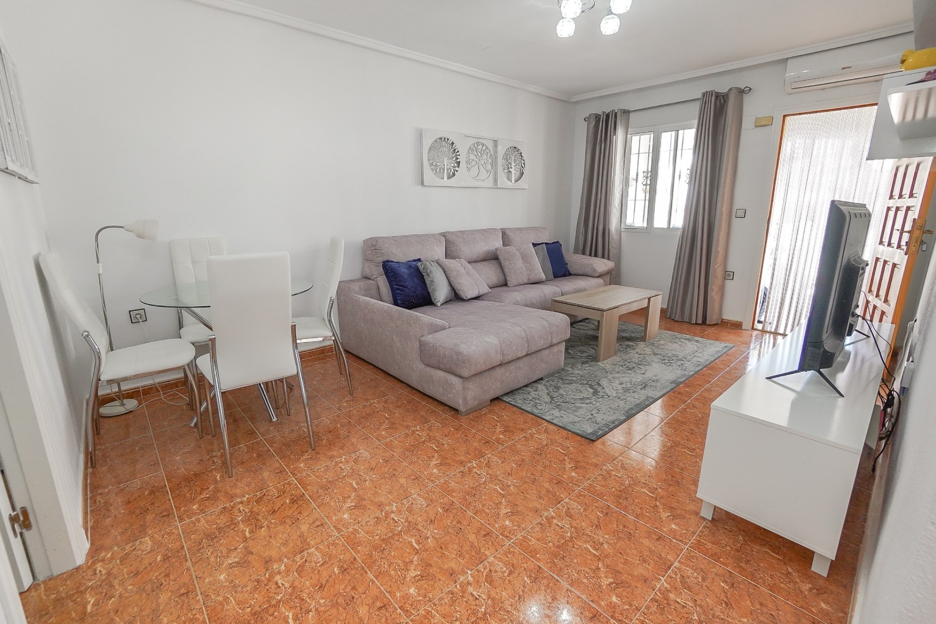 Resale - Quad / Semi-Detached - La Marina - Urb. La Marina