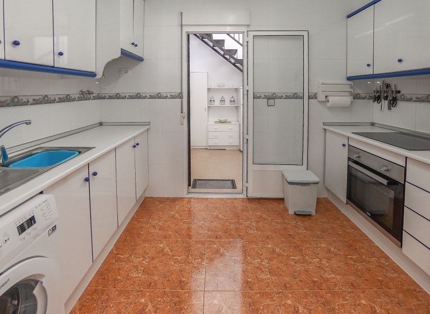 Resale - Quad / Semi-Detached - La Marina - Urb. La Marina