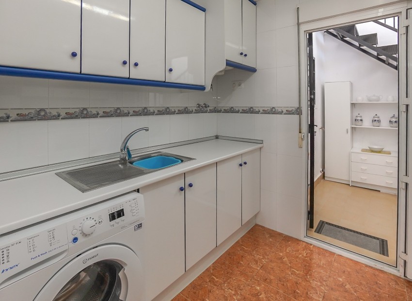 Resale - Quad / Semi-Detached - La Marina - Urb. La Marina