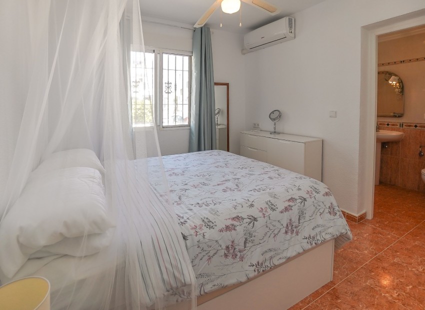 Resale - Quad / Semi-Detached - La Marina - Urb. La Marina