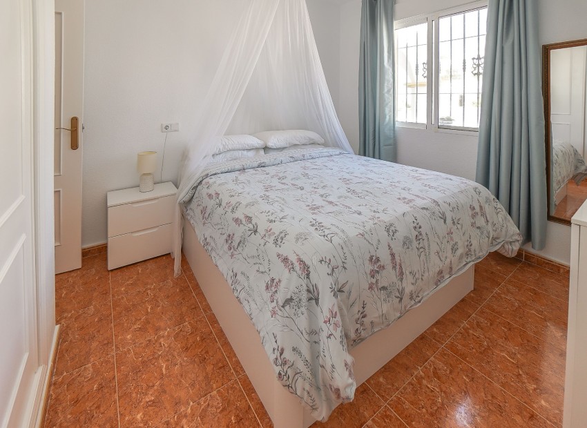 Resale - Quad / Semi-Detached - La Marina - Urb. La Marina