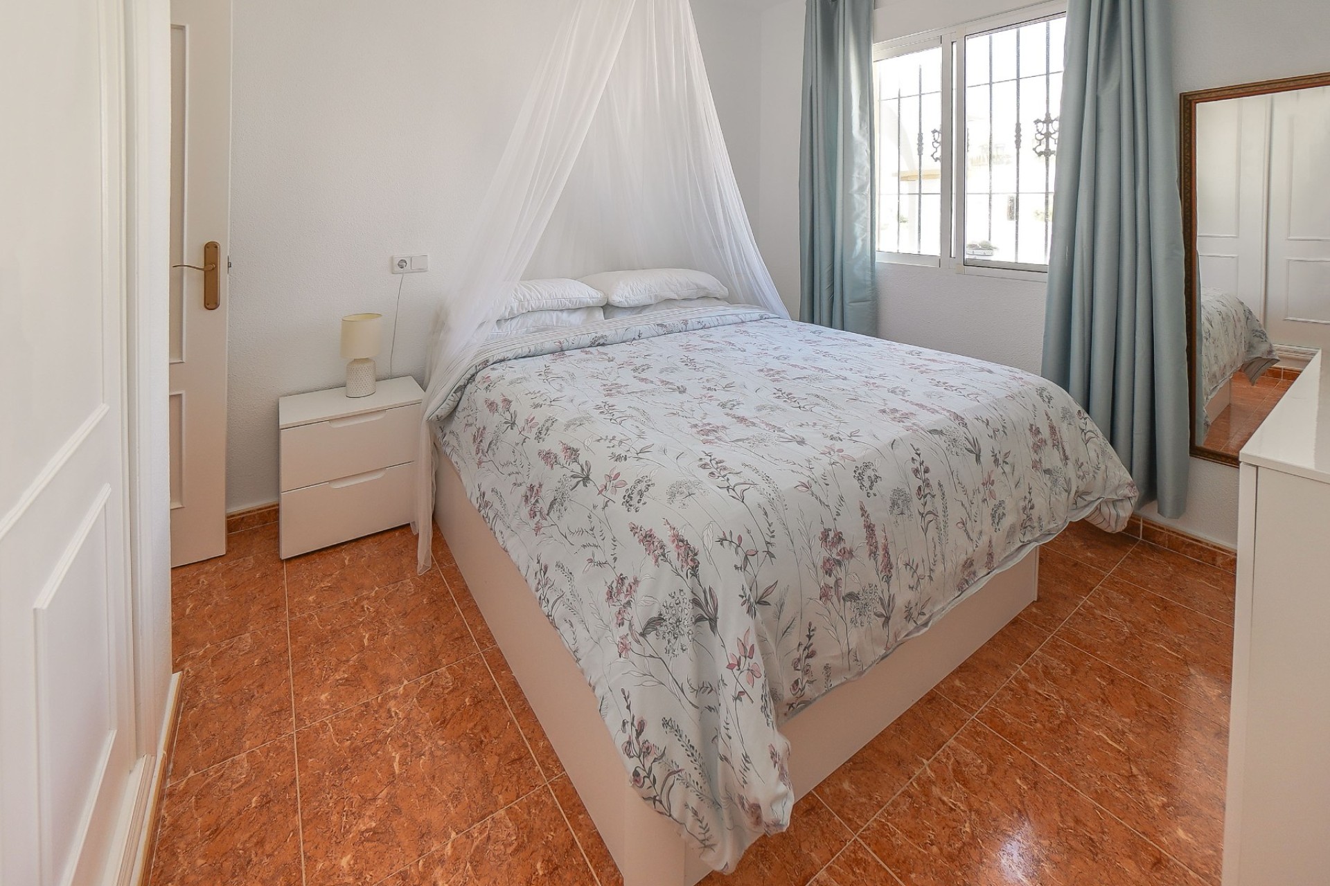 Resale - Quad / Semi-Detached - La Marina - Urb. La Marina