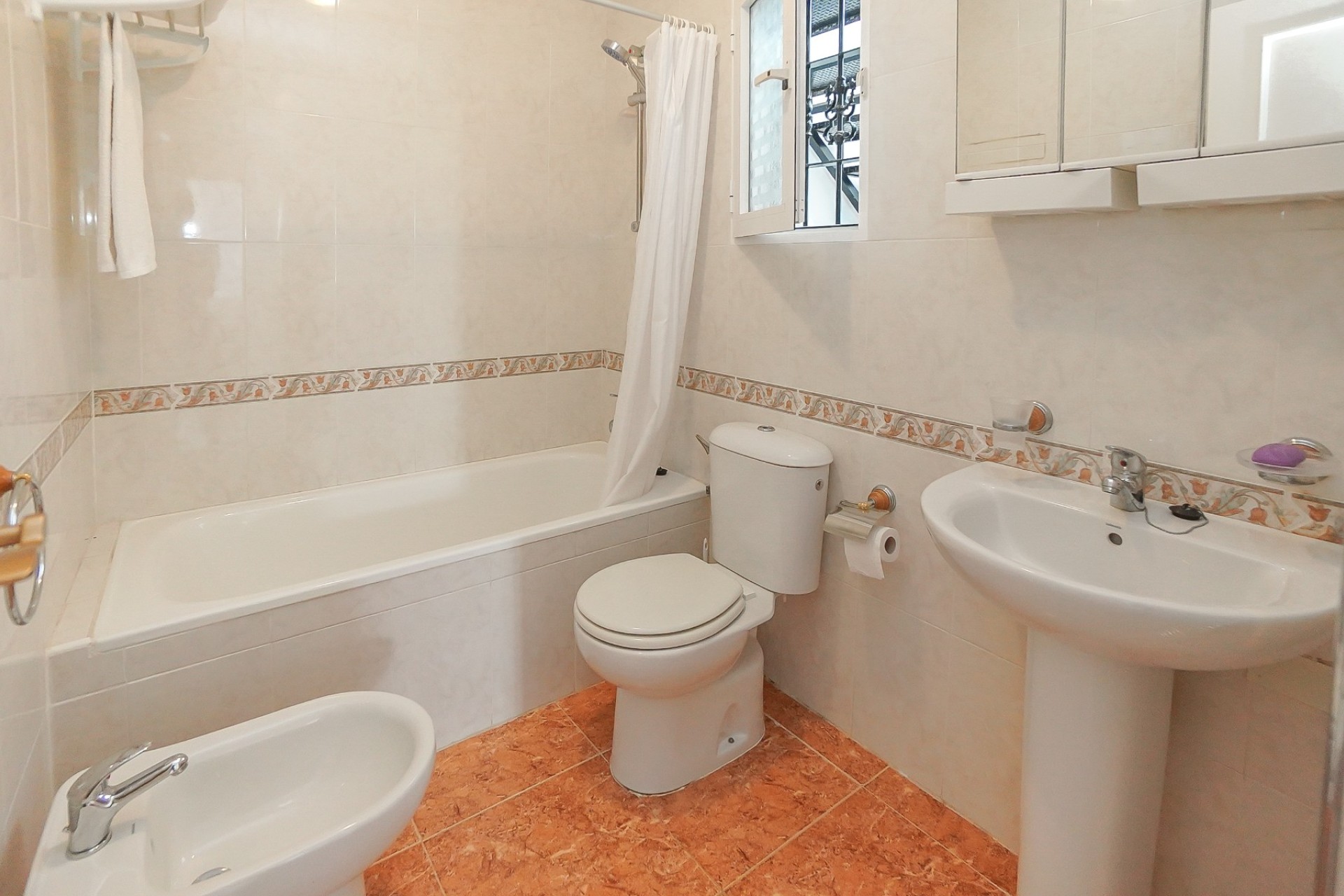 Resale - Quad / Semi-Detached - La Marina - Urb. La Marina