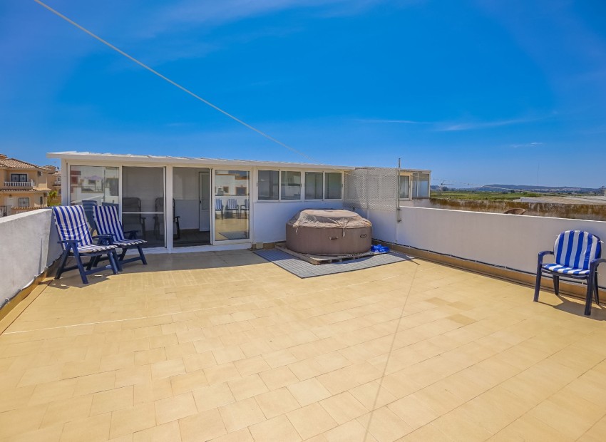 Resale - Quad / Semi-Detached - La Marina - Urb. La Marina