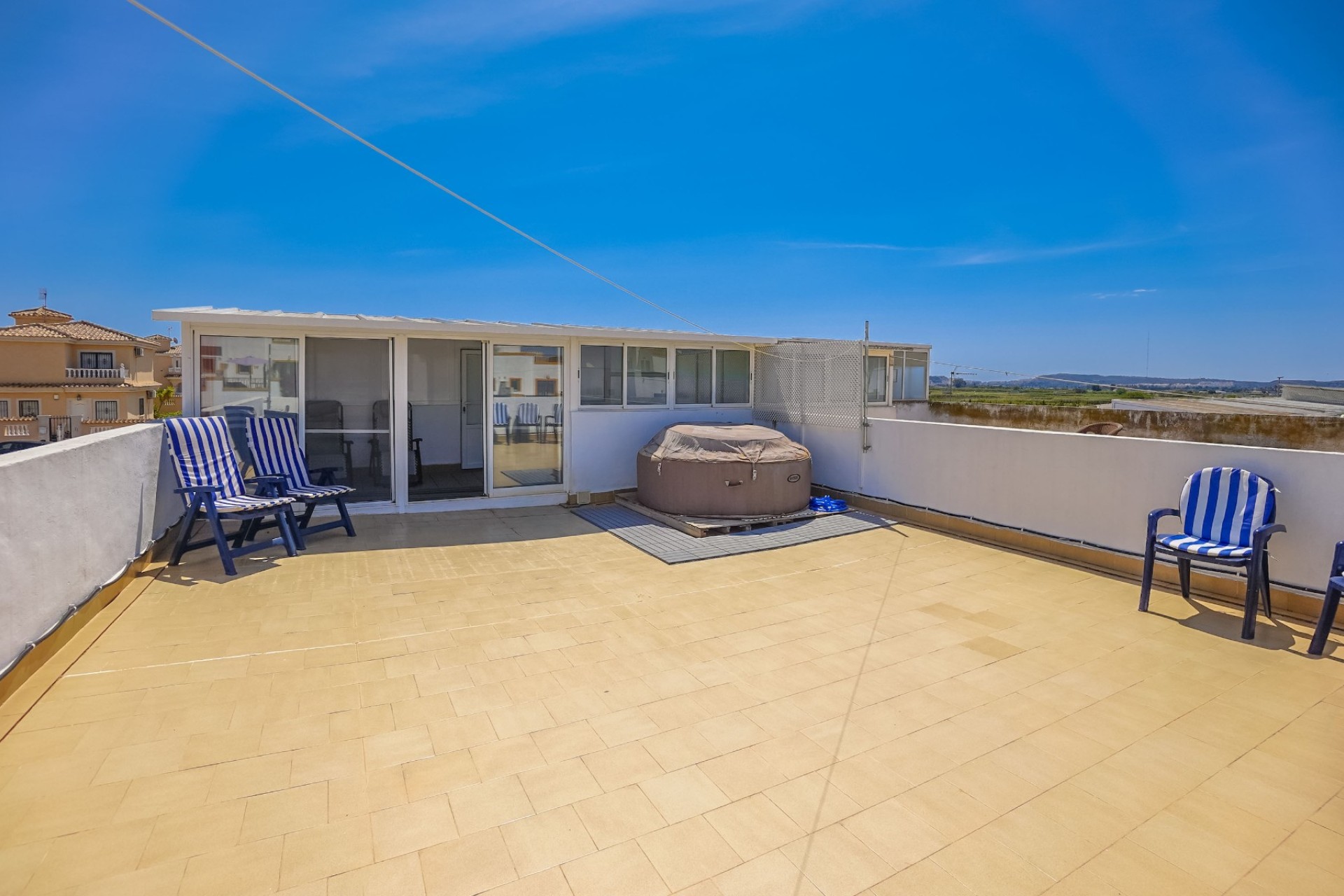 Resale - Quad / Semi-Detached - La Marina - Urb. La Marina