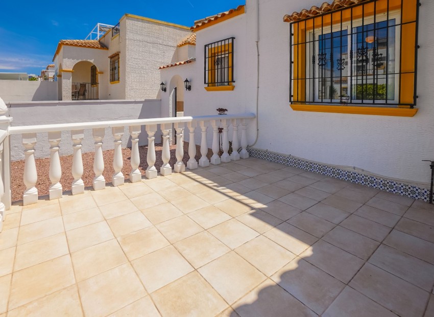 Resale - Quad / Semi-Detached - La Marina - Urb. La Marina