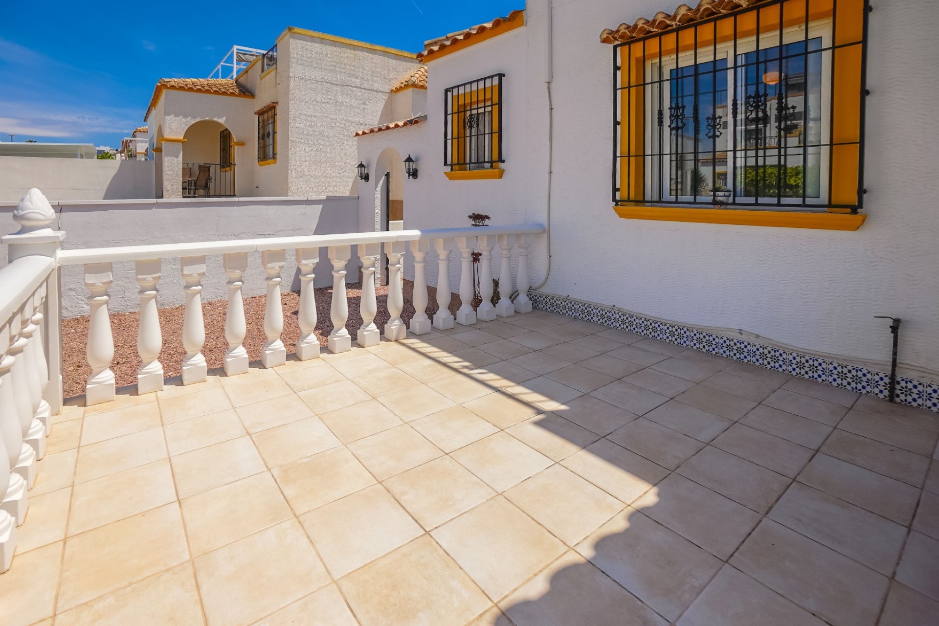 Resale - Quad / Semi-Detached - La Marina - Urb. La Marina