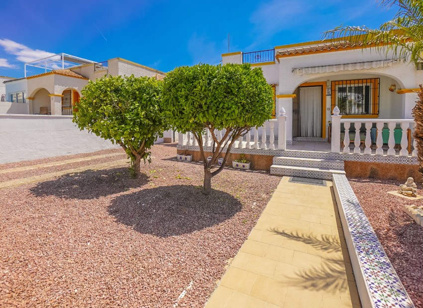 Resale - Quad / Semi-Detached - La Marina - Urb. La Marina