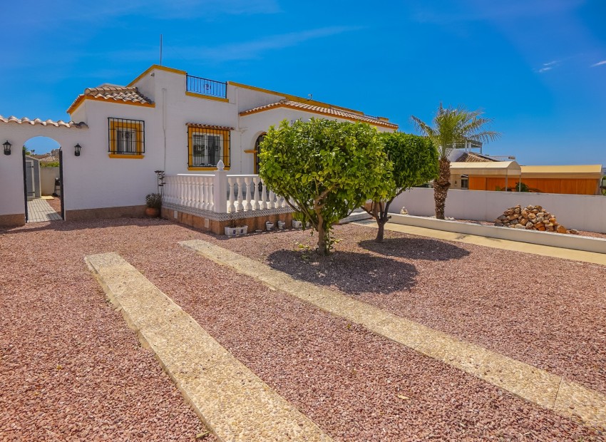 Resale - Quad / Semi-Detached - La Marina - Urb. La Marina