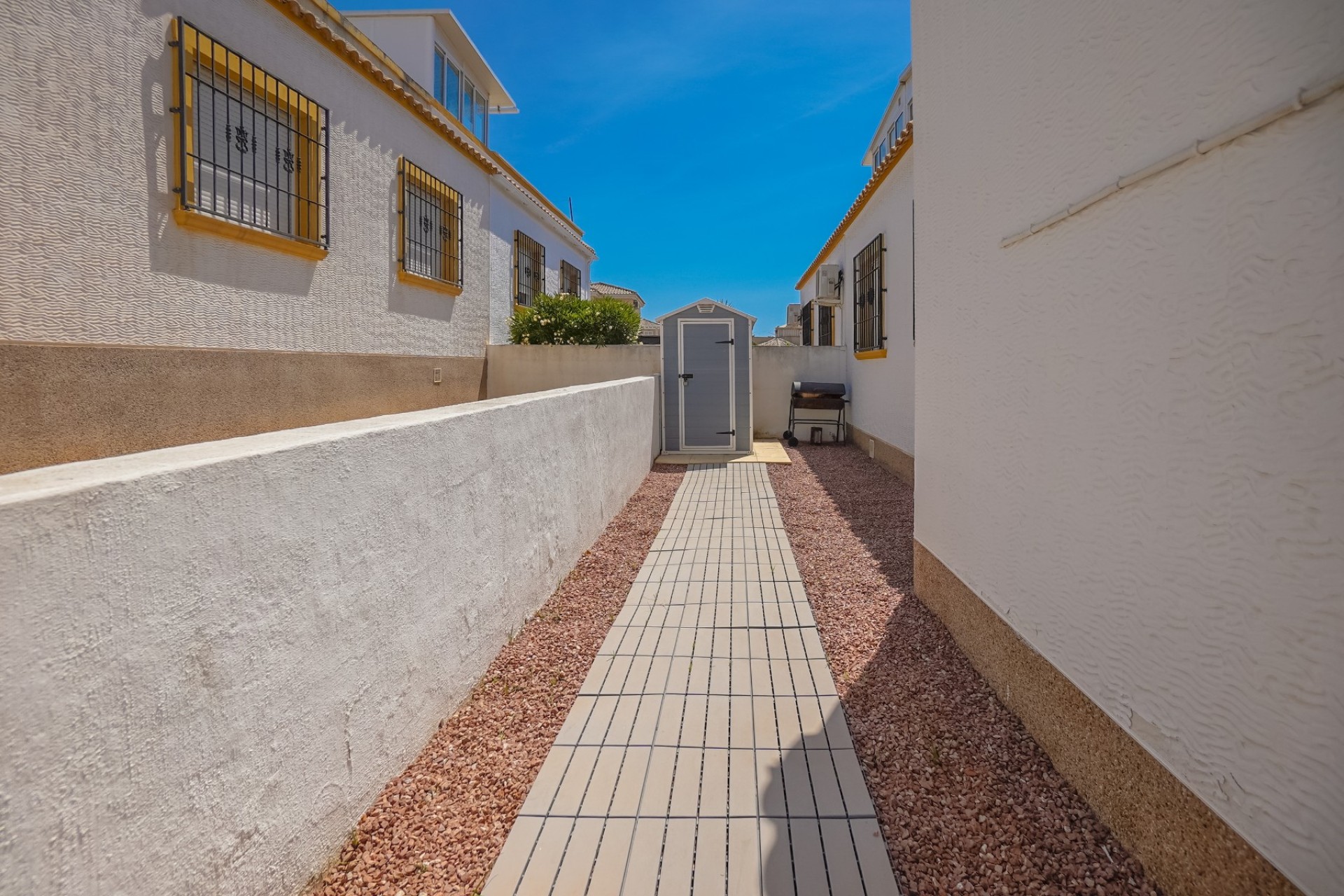 Resale - Quad / Semi-Detached - La Marina - Urb. La Marina