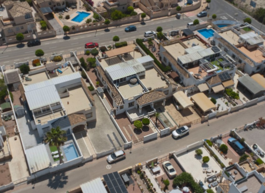 Resale - Quad / Semi-Detached - La Marina - Urb. La Marina