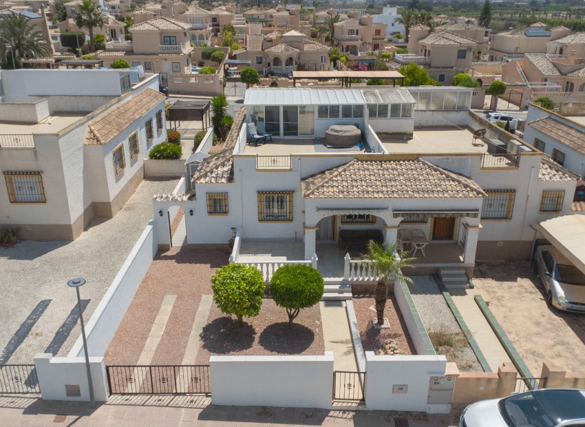 Resale - Quad / Semi-Detached - La Marina - Urb. La Marina