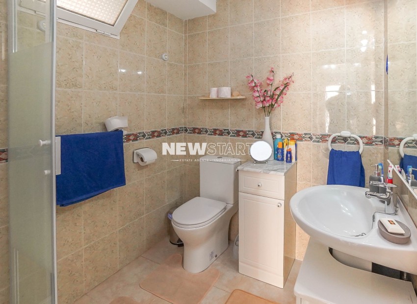 Resale - Semi-Detached - La Marina - Urb. El Oasis