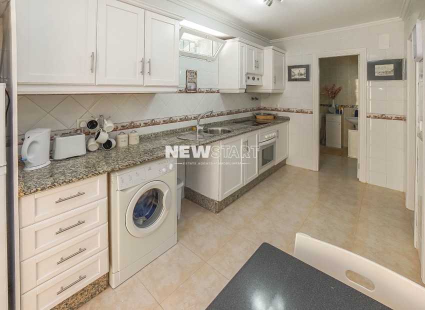 Resale - Semi-Detached - La Marina - Urb. El Oasis