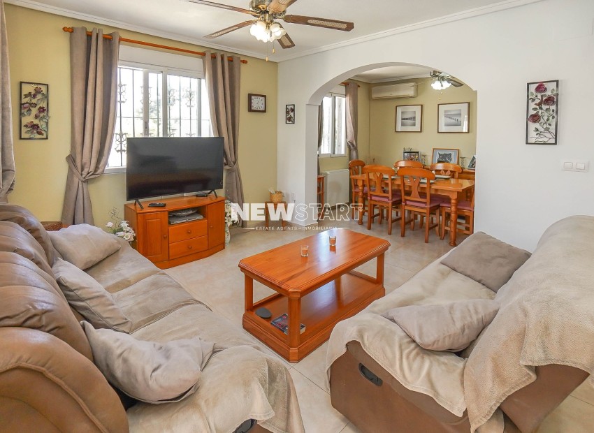 Resale - Semi-Detached - La Marina - Urb. El Oasis