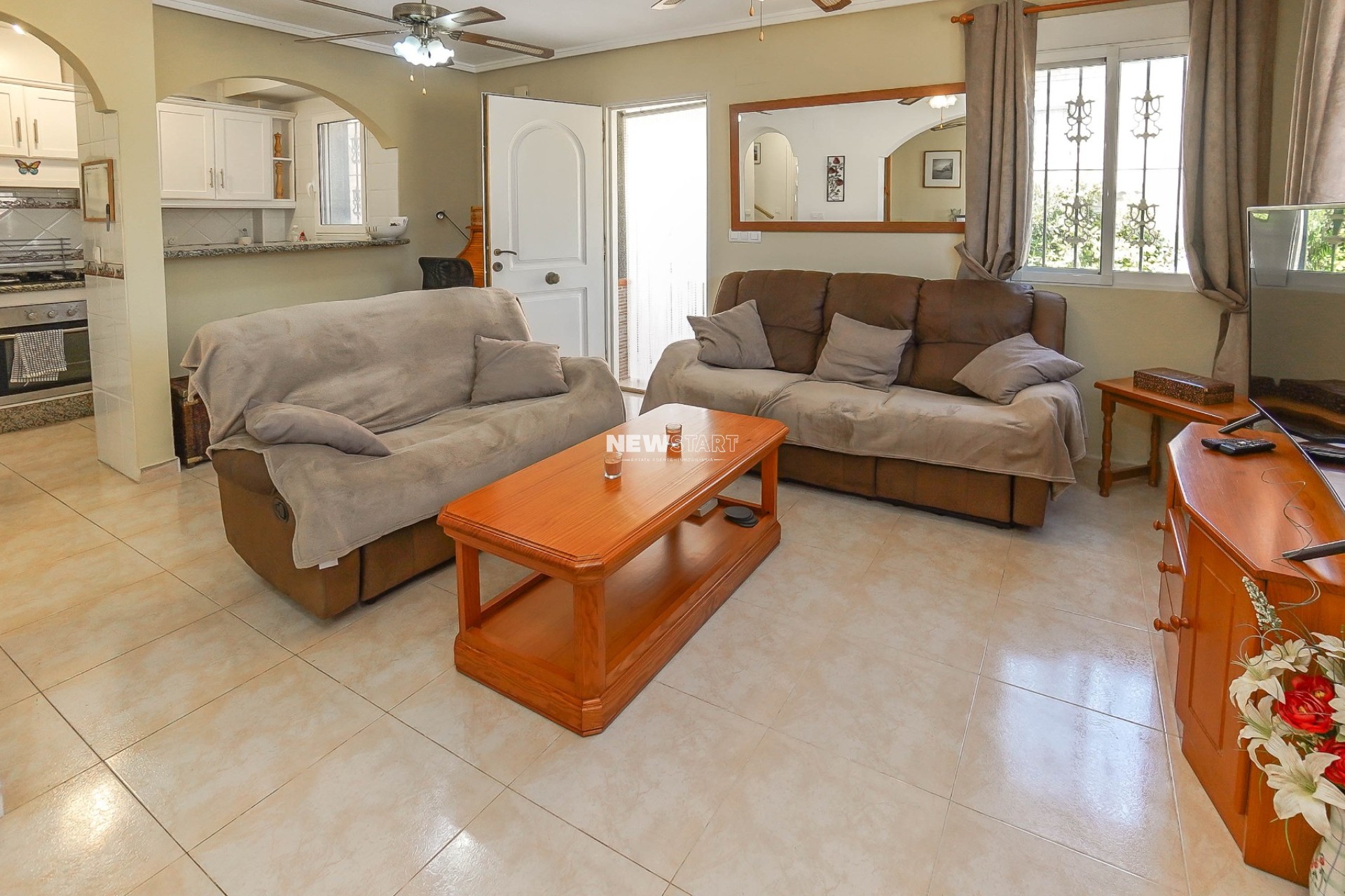 Resale - Semi-Detached - La Marina - Urb. El Oasis