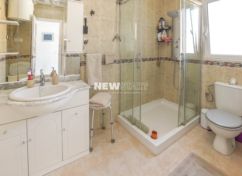 Resale - Semi-Detached - La Marina - Urb. El Oasis