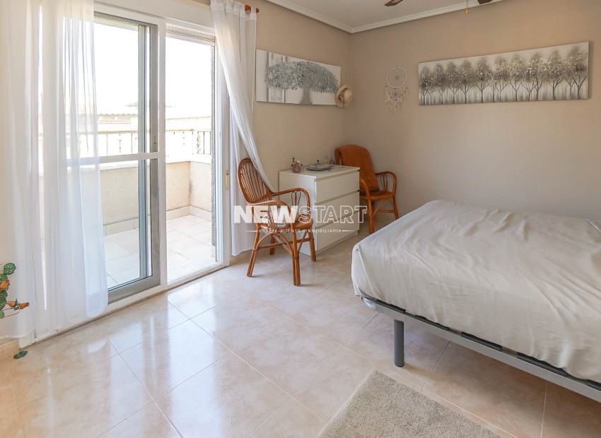 Resale - Semi-Detached - La Marina - Urb. El Oasis