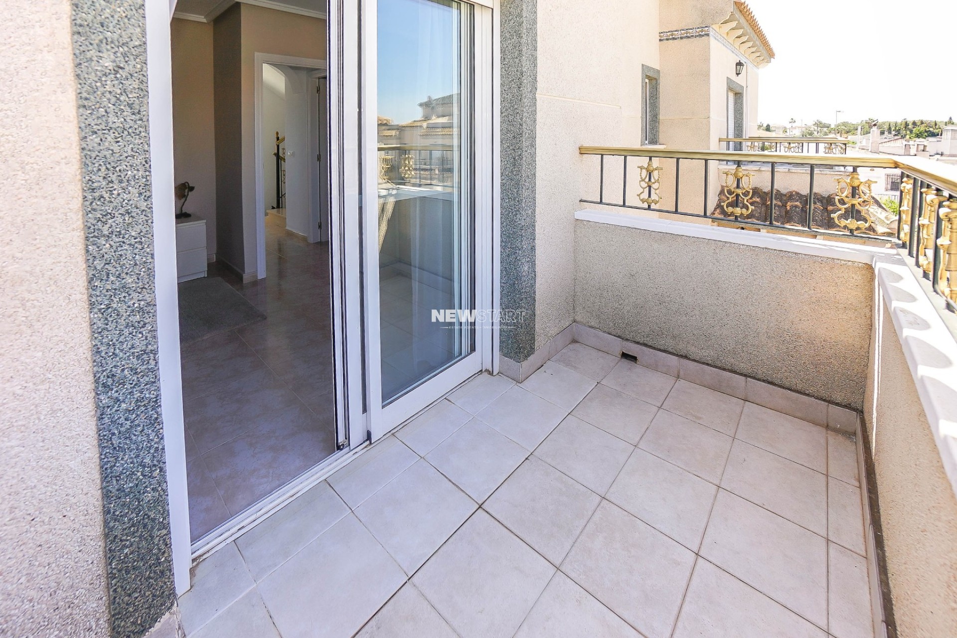 Resale - Semi-Detached - La Marina - Urb. El Oasis