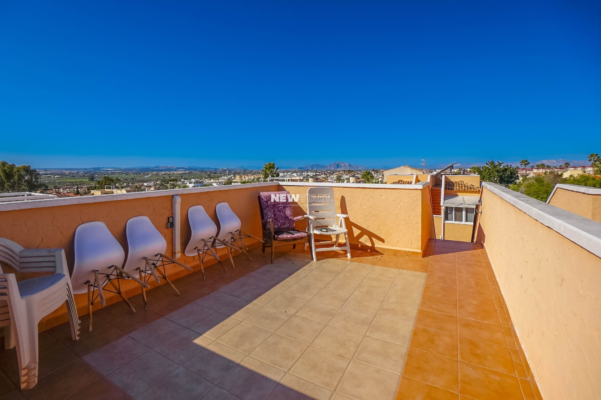 Resale - Semi-Detached - La Marina - Urb. La Marina