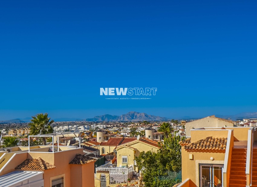 Resale - Semi-Detached - La Marina - Urb. La Marina