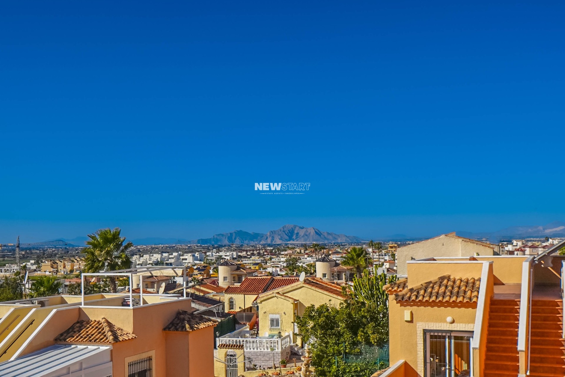 Resale - Semi-Detached - La Marina - Urb. La Marina