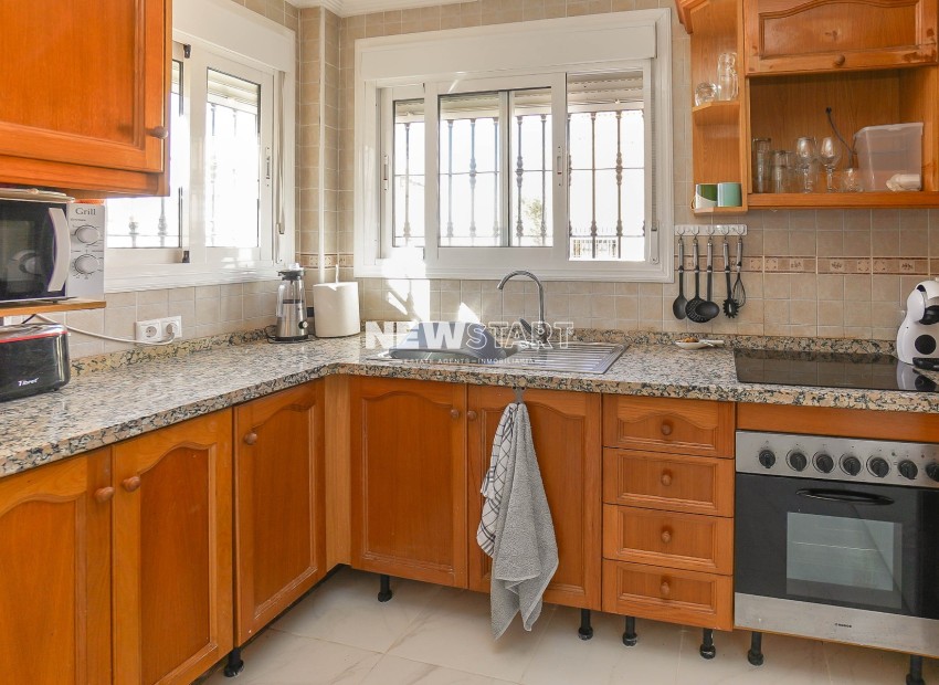 Resale - Semi-Detached - La Marina - Urb. La Marina