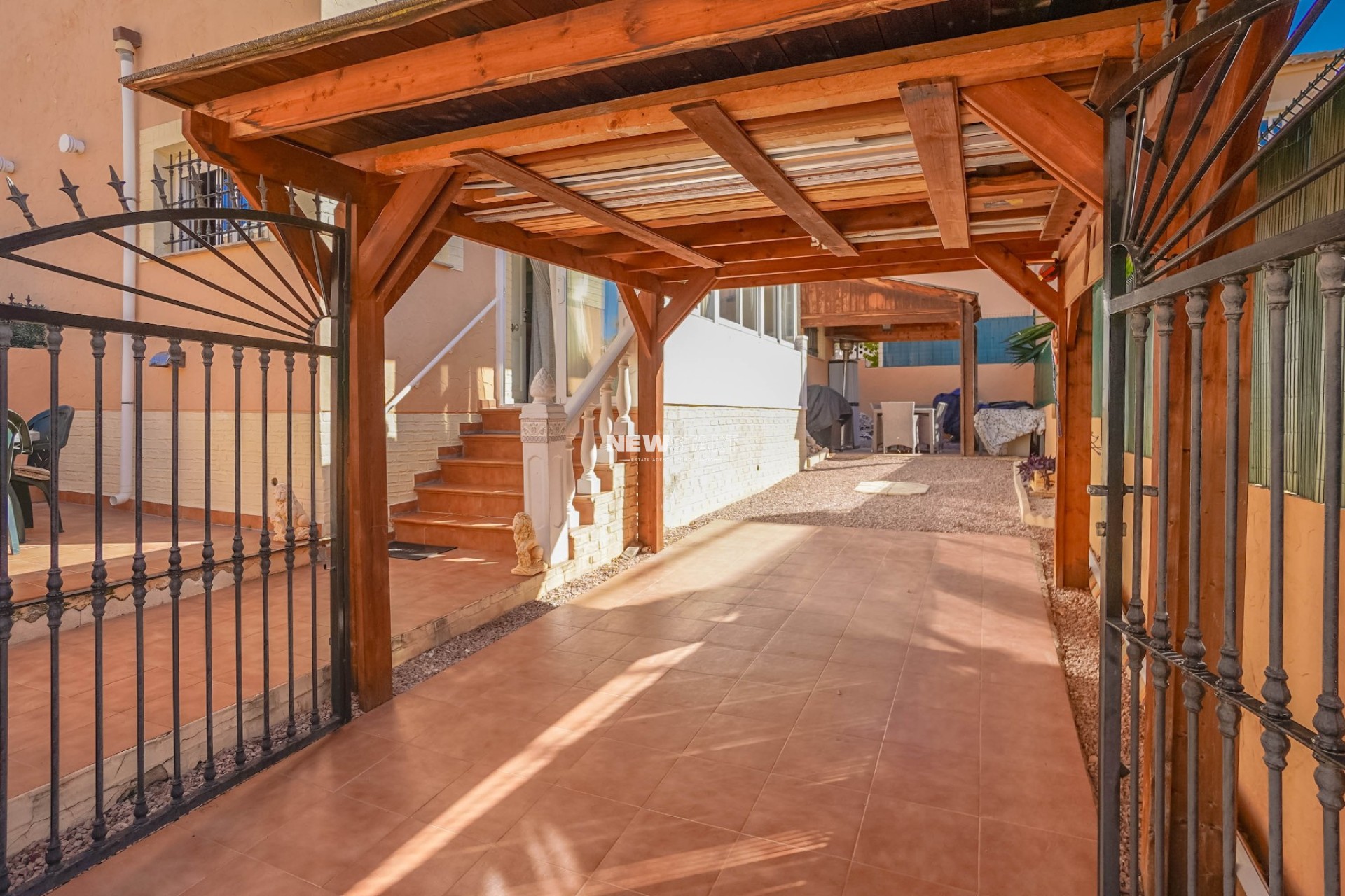 Resale - Semi-Detached - La Marina - Urb. La Marina