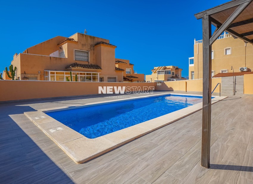 Resale - Semi-Detached - La Marina - Urb. La Marina