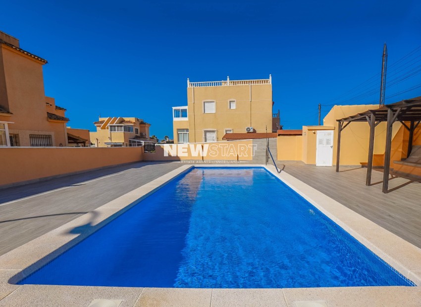 Resale - Semi-Detached - La Marina - Urb. La Marina