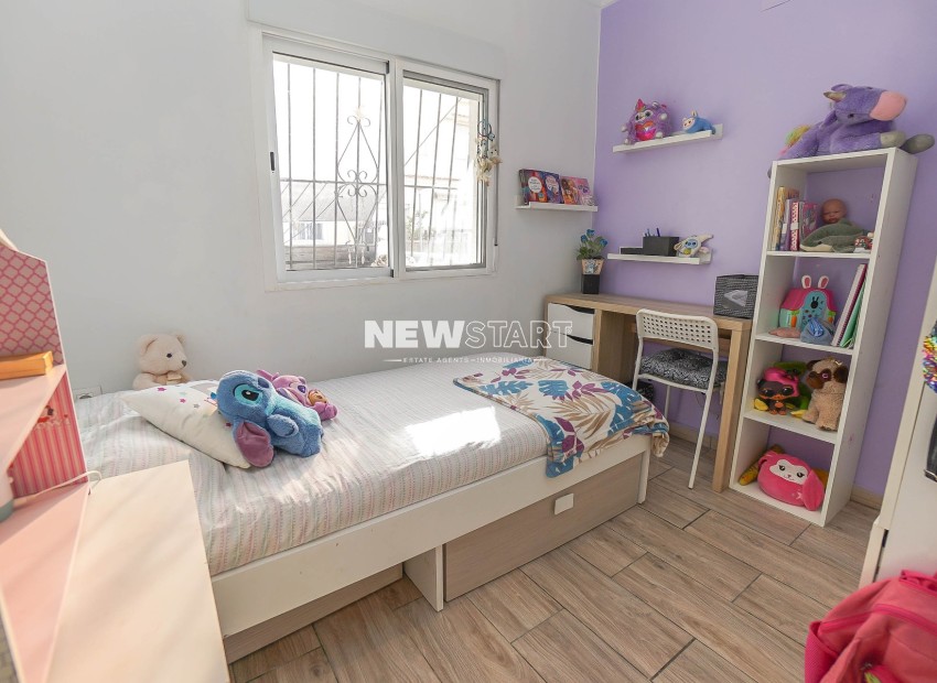 Resale - Terraced - La Marina - Urb. La Marina