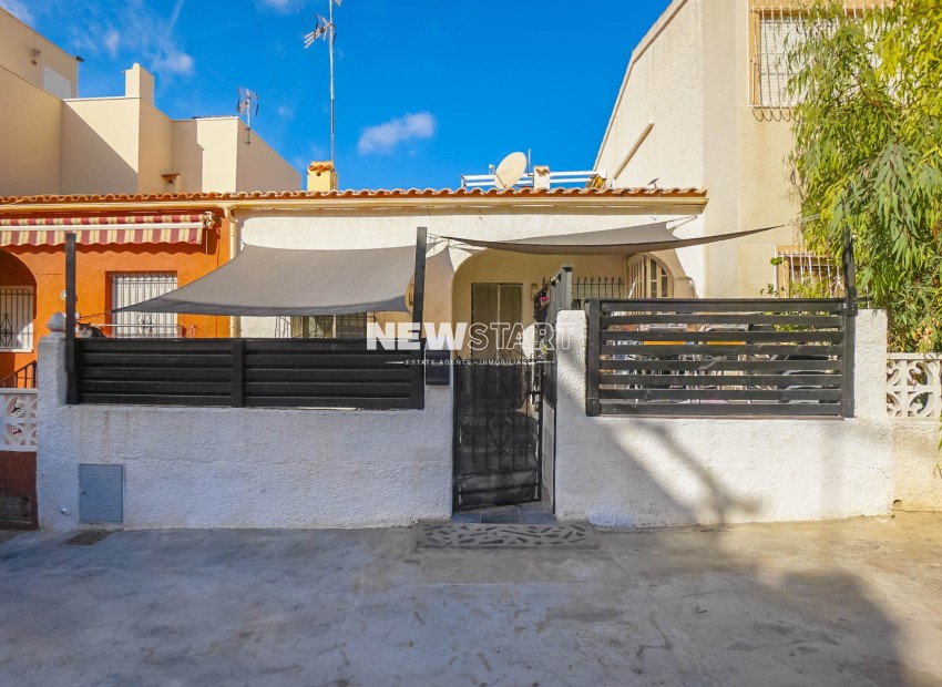 Resale - Terraced - La Marina - Urb. La Marina