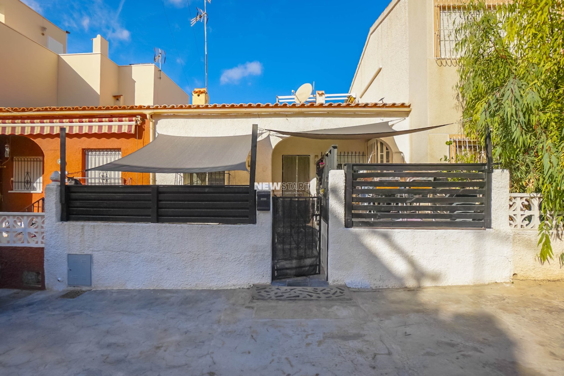 Resale - Terraced - La Marina - Urb. La Marina