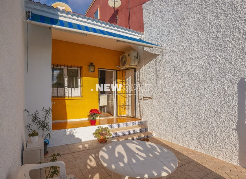 Resale - Terraced - La Marina - Urb. La Marina