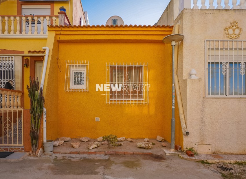 Resale - Terraced - La Marina - Urb. La Marina