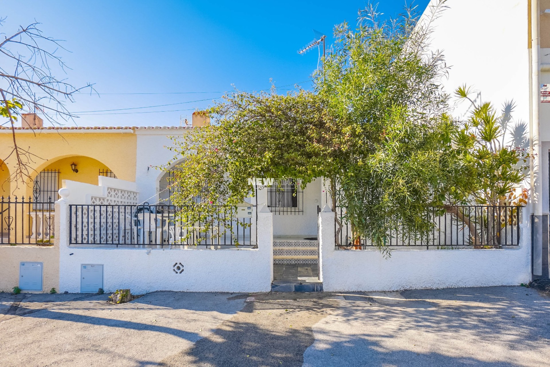 Resale - Terraced - La Marina - Urb. La Marina