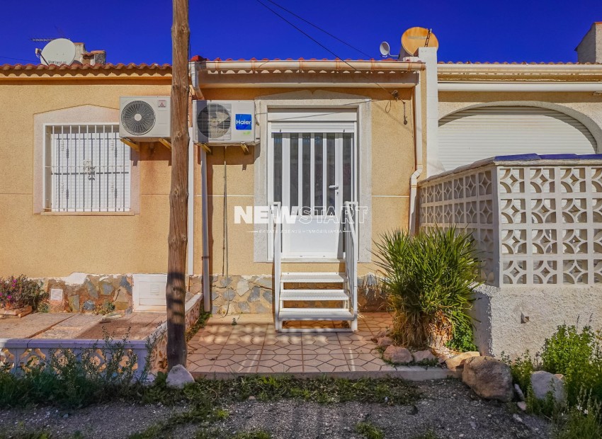 Resale - Terraced - La Marina - Urb. La Marina