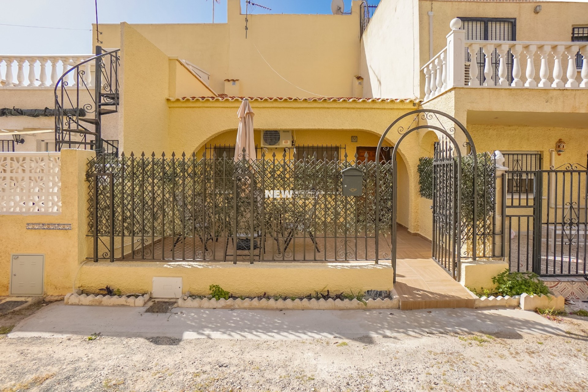 Resale - Terraced - La Marina - Urb. La Marina