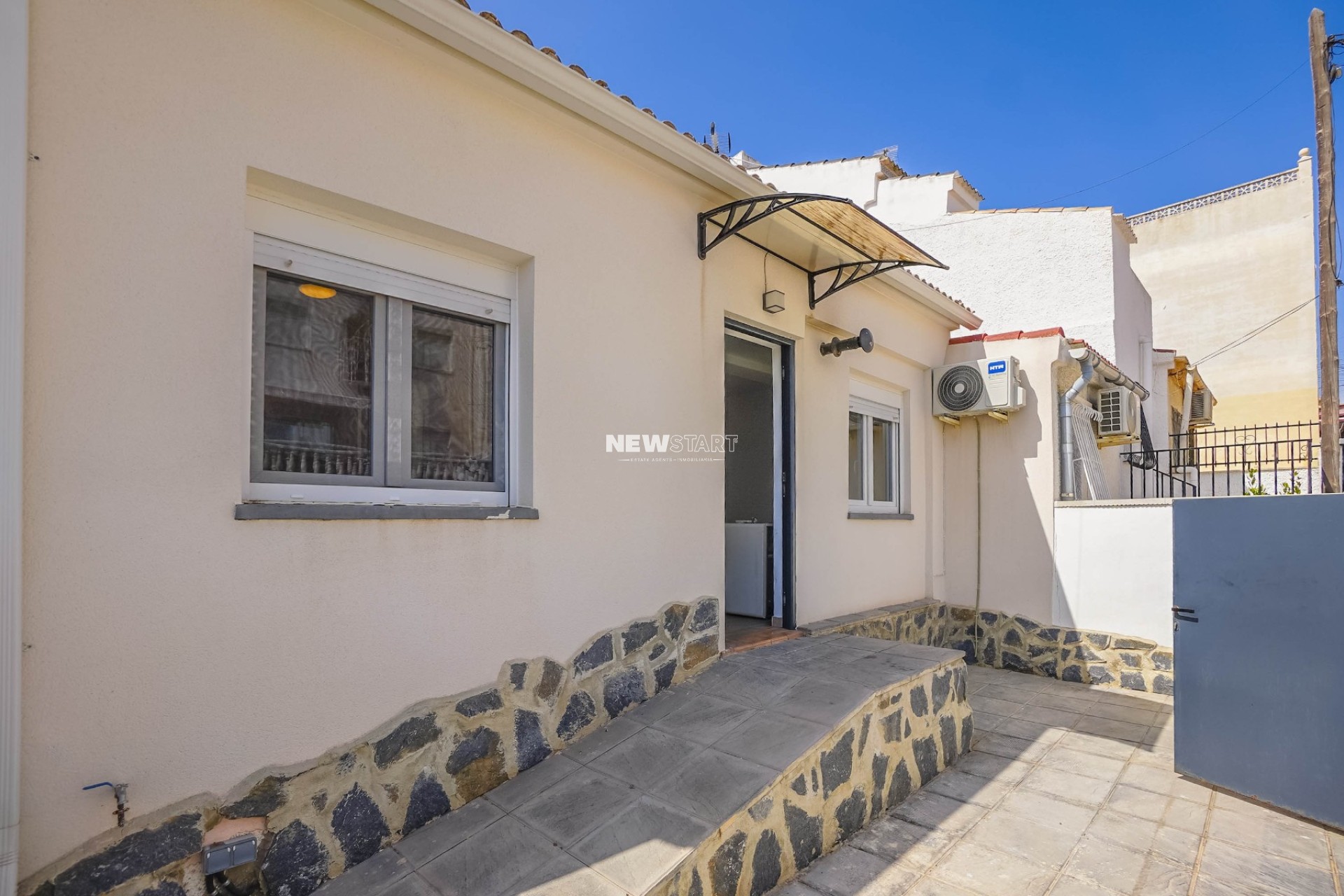 Resale - Terraced - La Marina - Urb. La Marina
