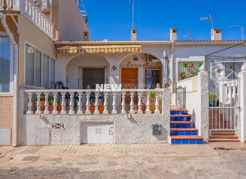 Resale - Terraced - La Marina - Urb. La Marina