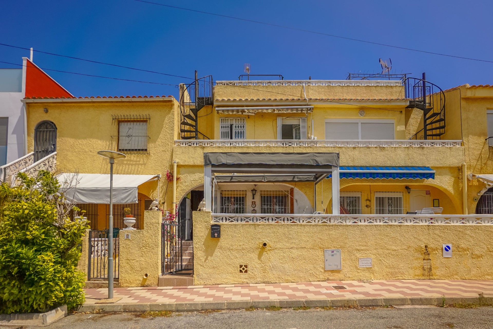 Resale - Terraced - La Marina - Urb. La Marina