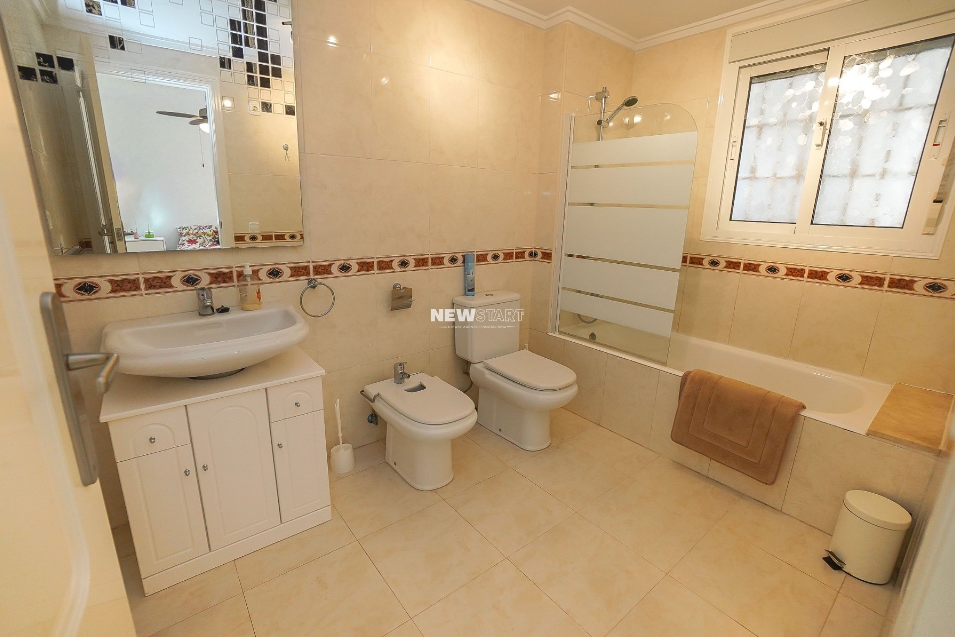 Resale - Townhouse - Ciudad Quesada