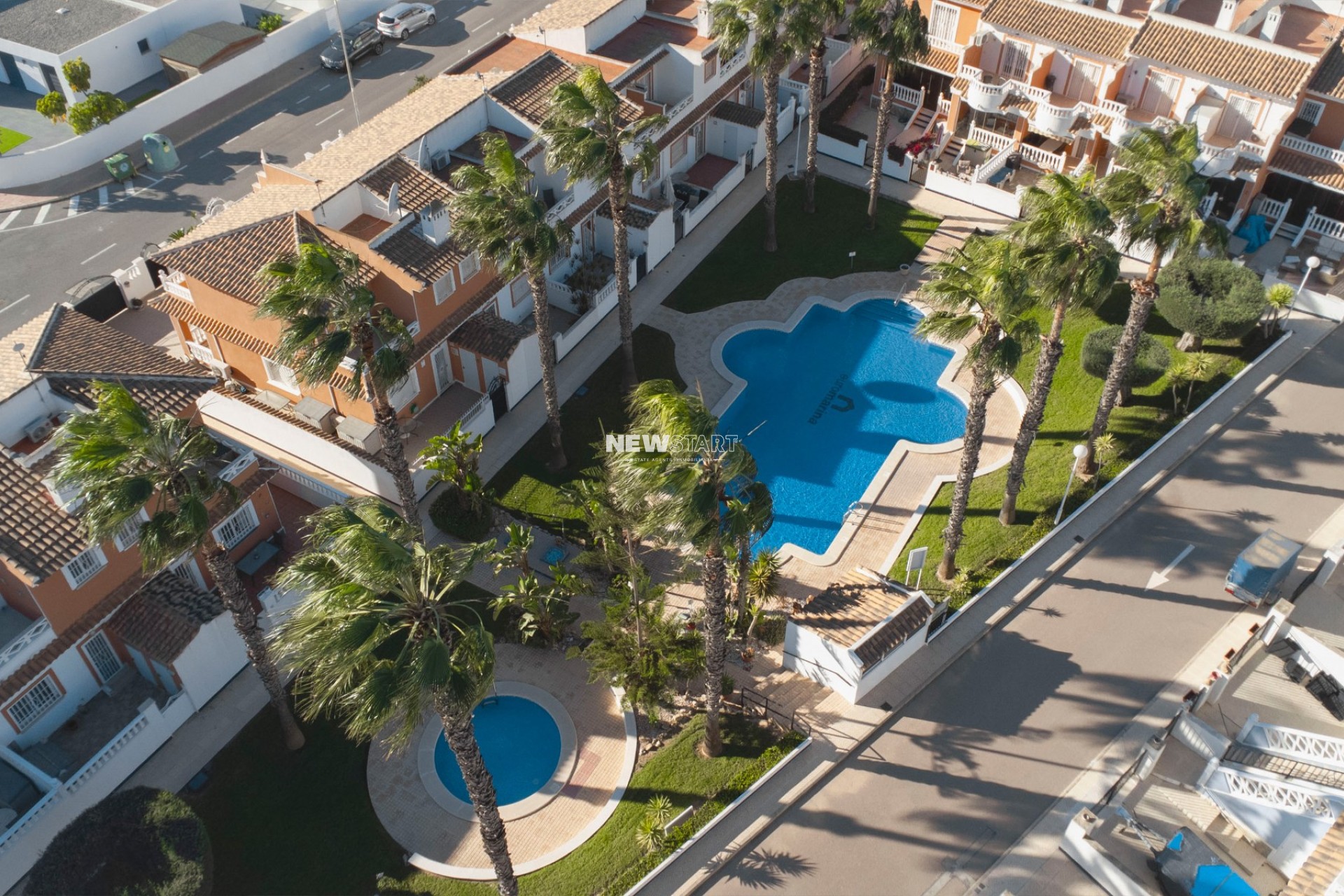 Resale - Townhouse - Ciudad Quesada